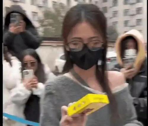 娱乐八卦吃瓜直播姐妹视频,揭秘娱乐八卦吃瓜姐妹的幕后故事