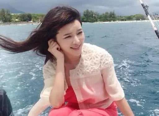 湖南女主播吴瑕陪导演,揭秘幕后故事